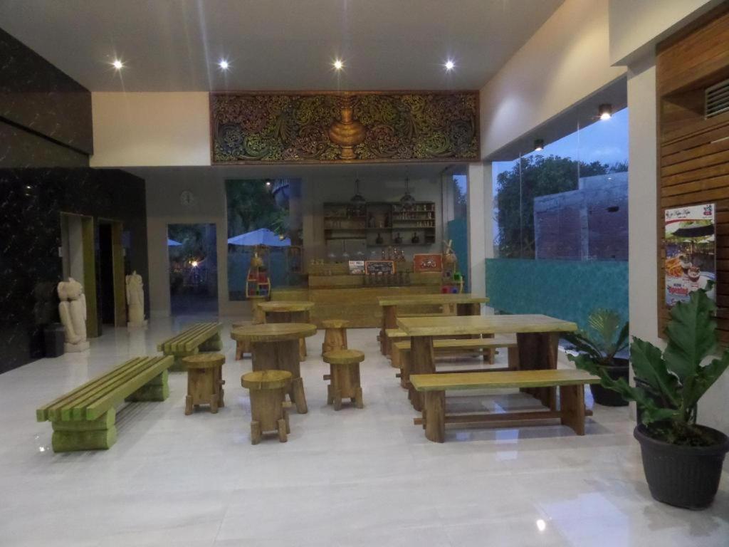 Bukit Daun Hotel And Resort Kediri  Εξωτερικό φωτογραφία