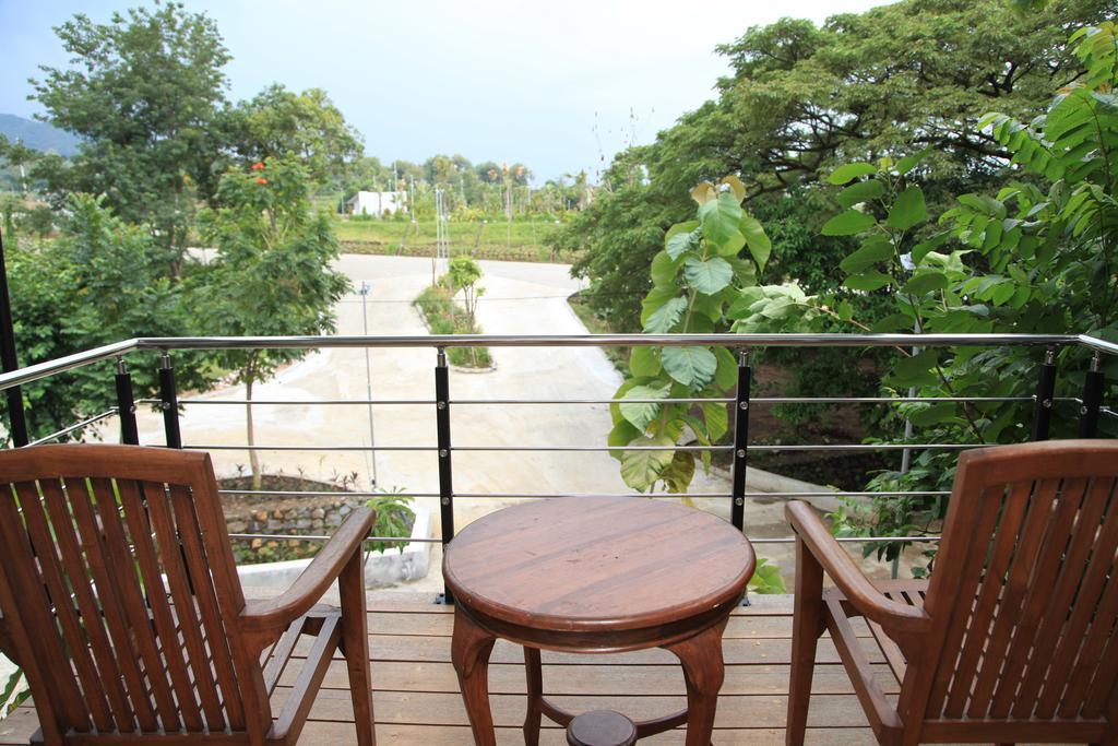 Bukit Daun Hotel And Resort Kediri  Εξωτερικό φωτογραφία