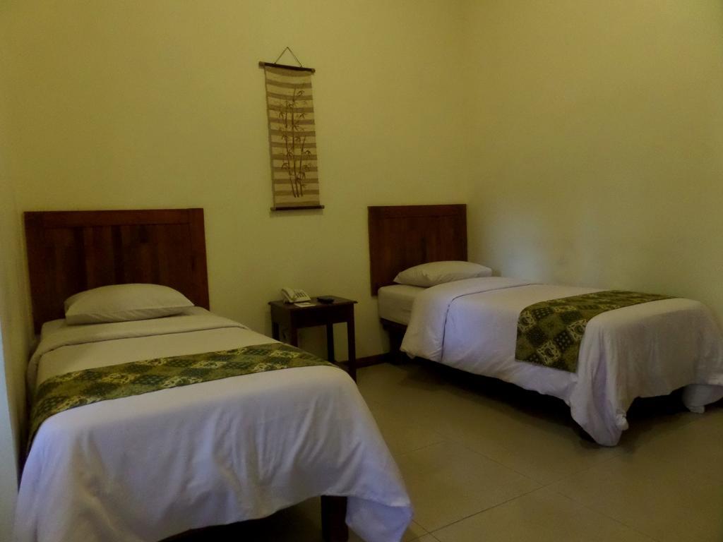 Bukit Daun Hotel And Resort Kediri  Εξωτερικό φωτογραφία