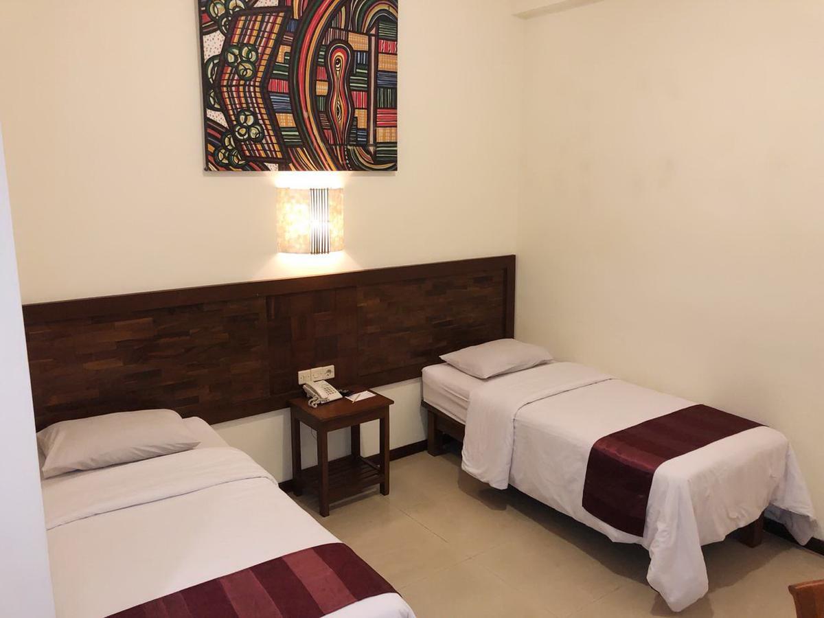 Bukit Daun Hotel And Resort Kediri  Εξωτερικό φωτογραφία