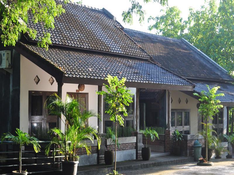 Bukit Daun Hotel And Resort Kediri  Εξωτερικό φωτογραφία